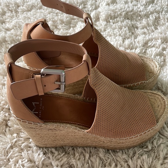 Marc Fisher Wedges - Picture 4 of 8